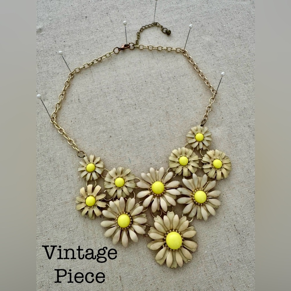 Vintage Yellow and Cream Daisy Necklace